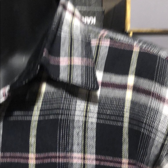 Button down - Picture 2 of 2